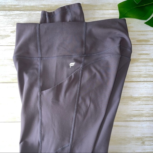 Fabletics High Waisted Legging with Pockets Purple- Small - Picture 5 of 6